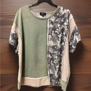 GGO Cotton Blend Top Sz M Oversized 25” P-P Distressed Camo Boho Soft